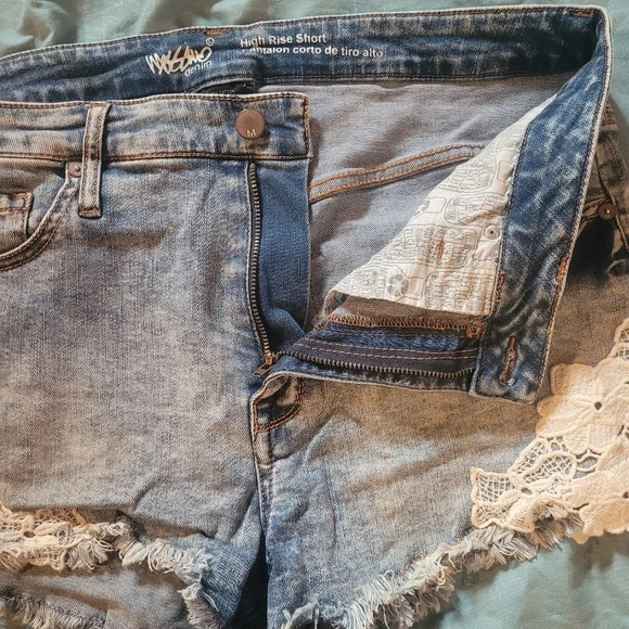 High Rise Lace Shorts (Light Blue Wash) - Picture 13 of 14